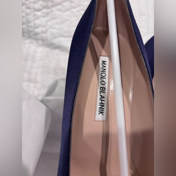 Manolo Blahnik Blue Heels with Red Embellishment. Hangisi 70mm pump - Picture 13 of 16